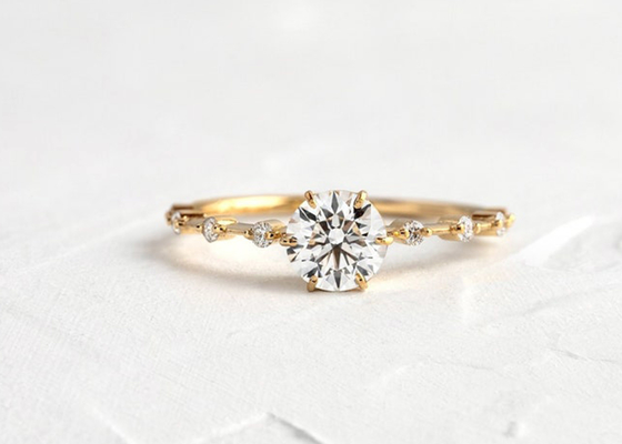 δαχτυλίδια διαμαντιών 1.0ct Moissanite, στρογγυλά δαχτυλίδια αρραβώνων 6.5MM περικοπών ODM