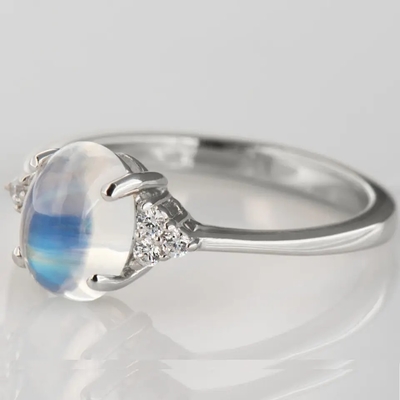 Εξαιρετικό ασημένιο Oval κοσμήματος Moonstone ουράνιων τόξων 925 έκοψε το εκλεκτής ποιότητας δαχτυλίδι αρραβώνων Moonstone για τις γυναίκες
