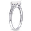 Ωοειδές Opal και 1/15 CT. T.W. διασπασμένο ασήμι δαχτυλιδιών κνημών παράκαμψης διαμαντιών σε στερλίνες