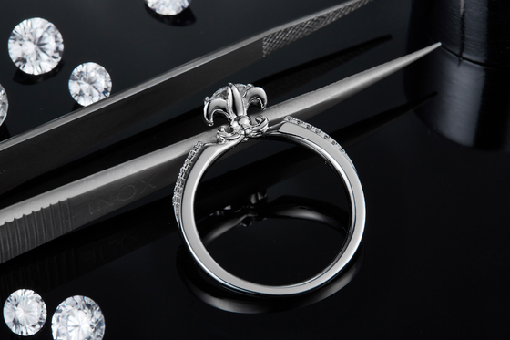 Μοναδική 14KN Moissanite περικοπών λουλουδιών άσπρη χρυσή δέσμευση Moissanite δαχτυλιδιών δαχτυλιδιών αρραβώνων   Δαχτυλίδι