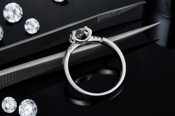 Άσπρο γαμήλιο δαχτυλίδι Sytle CZ συνήθειας Moissanite μινιμαλιστικό για τις γυναίκες