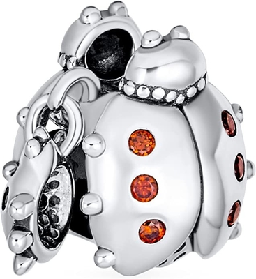 Το μωρό Ladybugs κόκκινο CZ μητέρων κήπων εντόμων ταλαντεύει την καλή τύχη χαντρών γοητείας
