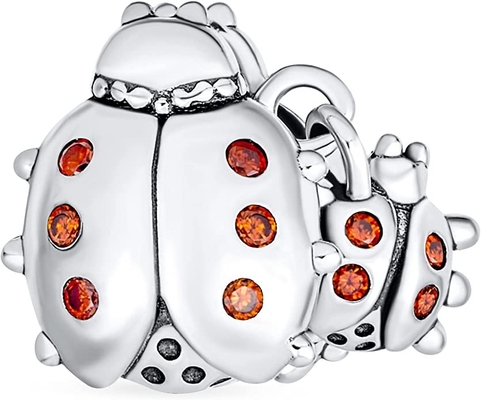 Το μωρό Ladybugs κόκκινο CZ μητέρων κήπων εντόμων ταλαντεύει την καλή τύχη χαντρών γοητείας