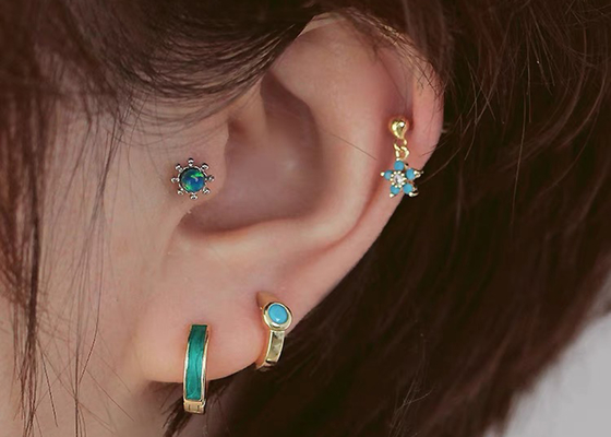 χρυσά σκουλαρίκια χόνδρου διαμαντιών 0.126ct 14k, διαπεραστικός cOem σκουλαρικιών ελίκων 14pcs