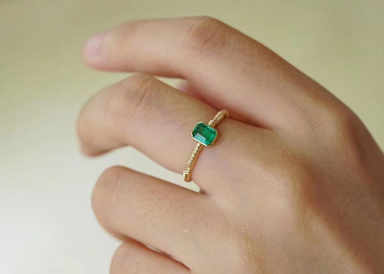 0.51ct φυσικό πράσινο σμαραγδένιο δαχτυλίδι, χρυσό δαχτυλίδι διαμαντιών 18K για το γάμο