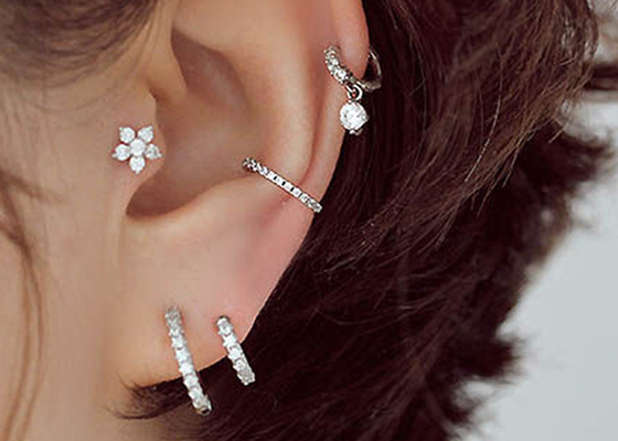 0.1ct διαπεραστικό δαχτυλίδι Tragus διαμαντιών, άσπρο χρυσό δαχτυλίδι εσωτερικό Dia 815mm μύτης