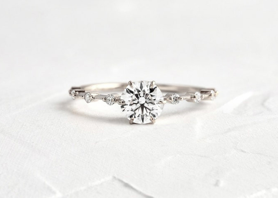 δαχτυλίδια διαμαντιών 1.0ct Moissanite, στρογγυλά δαχτυλίδια αρραβώνων 6.5MM περικοπών ODM
