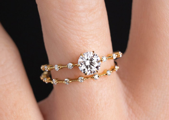 δαχτυλίδια διαμαντιών 1.0ct Moissanite, στρογγυλά δαχτυλίδια αρραβώνων 6.5MM περικοπών ODM