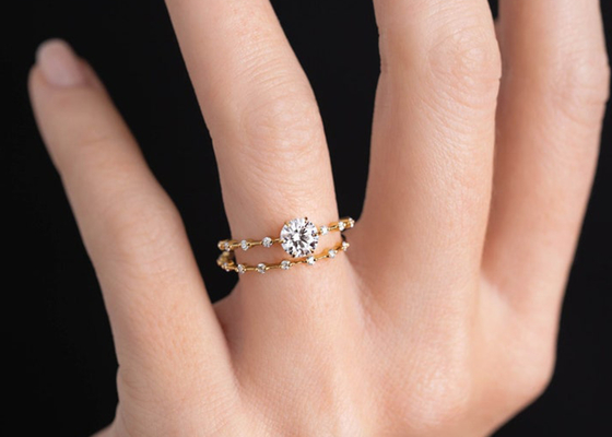 δαχτυλίδια διαμαντιών 1.0ct Moissanite, στρογγυλά δαχτυλίδια αρραβώνων 6.5MM περικοπών ODM