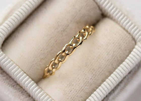 Συσσωρεύοντας το χρυσό δαχτυλίδι 2.0MM 9K Prong διάστασης θέτοντας cOem τύπων χεριών
